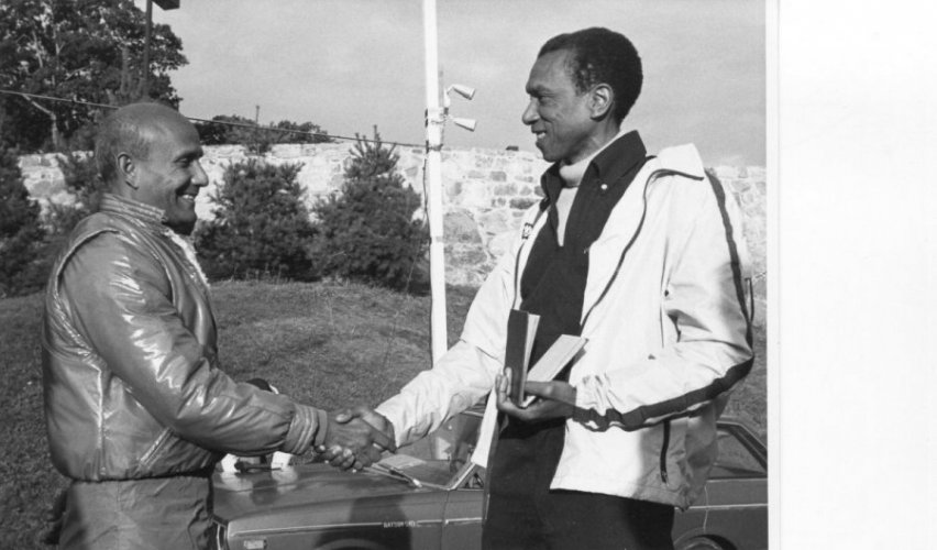 Sri Chinmoy with his friend and ultra running legend Ted Corbitt at the first Sri Chinmoy Marathon Team 24-hour race in 1980.